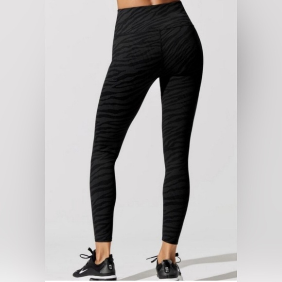 Carbon38 Printed Ribbed 7/8 Length Leggings In Ribbed Zebra Print, EUC - Picture 2 of 8